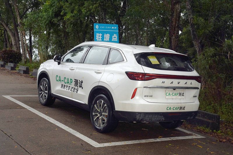 哈佛半坡驻车.jpg